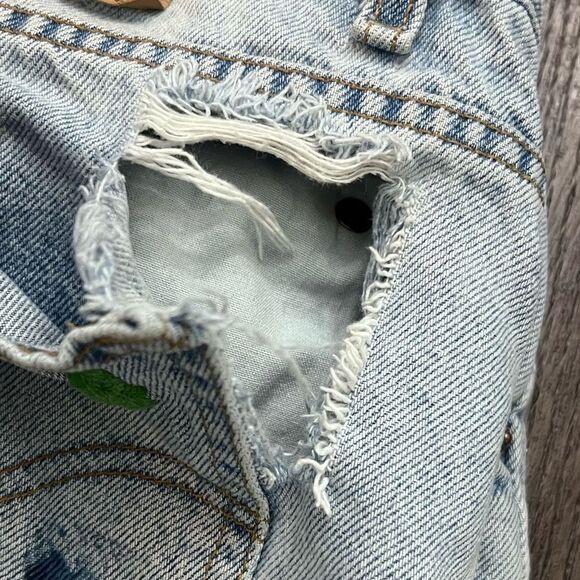 Vintage Levi's Shorts hand painted Relaxed Fit Light Blue Distressed W34 - Picture 11 of 11